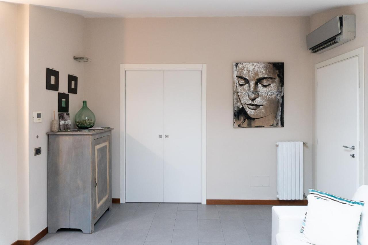 Villa Riva Lago - Apartment With Parking Tavernola Bergamasca Luaran gambar